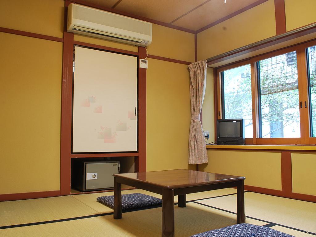 Single Room with Shared Toilet
