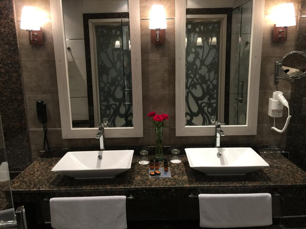 Executive Suite Pool View,654354624:JPEG
