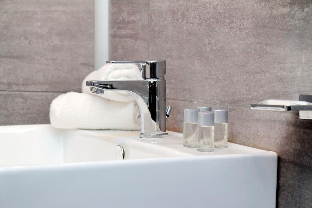 Deluxe Quadruple Room Private Bathroom