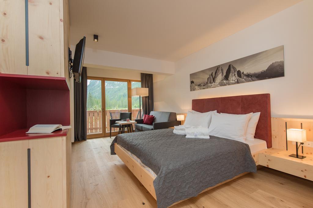 Doppel-/Zweibettzimmer mit Bergblick
