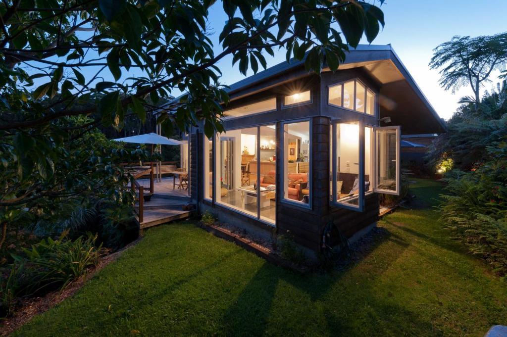 Deluxe Suite with Bush View