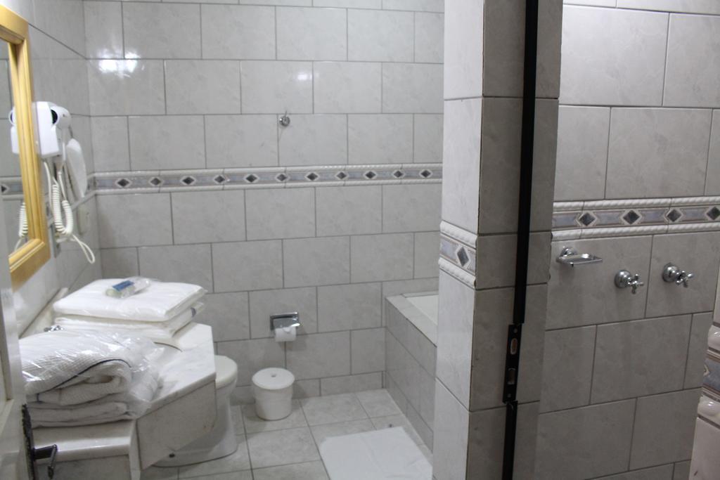 Quarto Duplo Superior com Banheira de Hidromassagem