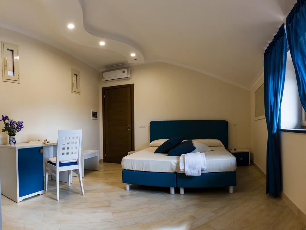 Deluxe Double or Twin Room with Sea View