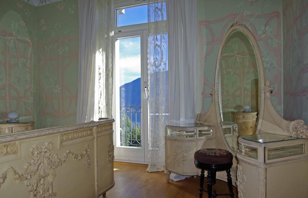 Double Room Balcony Lake View