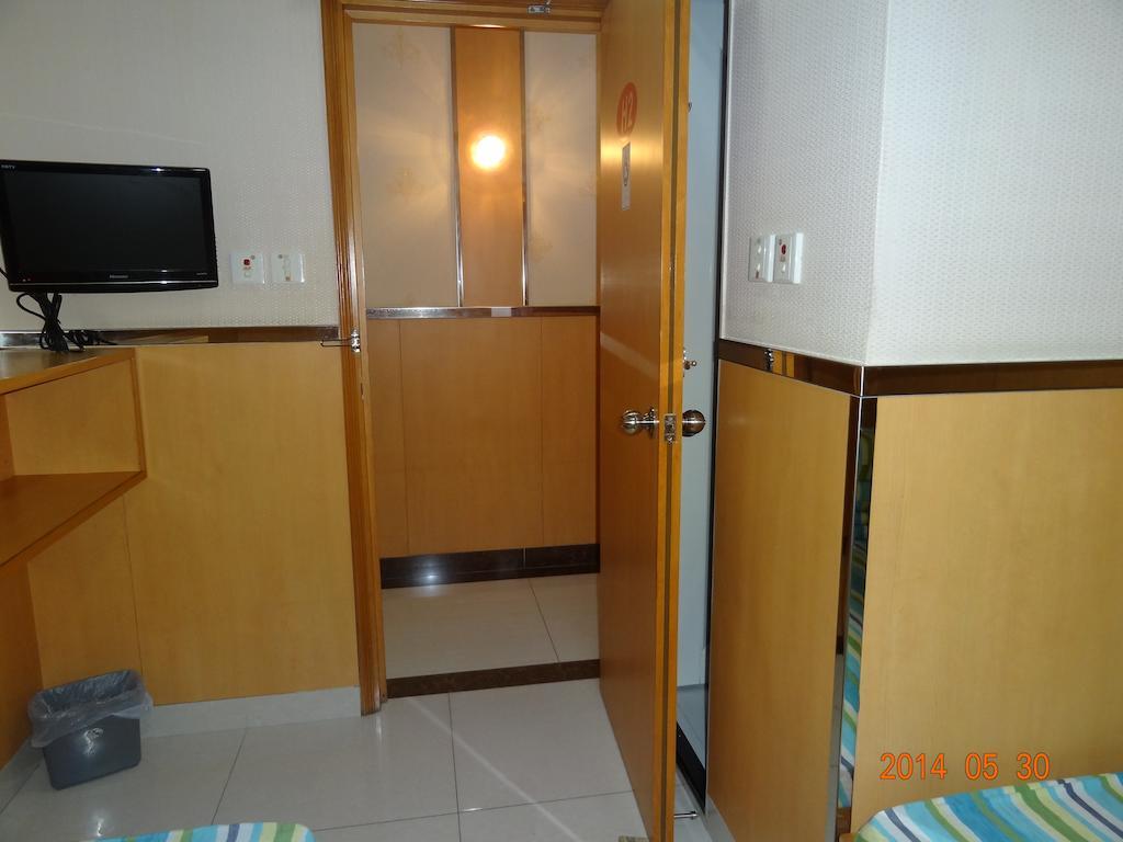 Kamar Comfort Triple tanpa Jendela