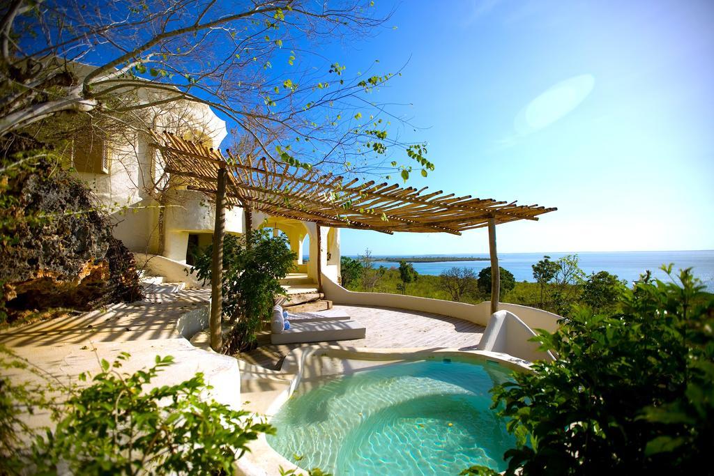 Pavillon avec Piscine - Vue sur Jardin