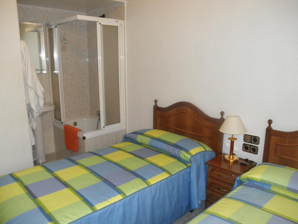 Double or Twin Room Private Bathroom