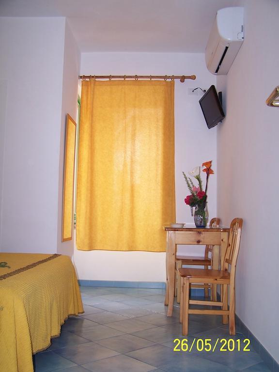 Single Room,776042884:JPEG