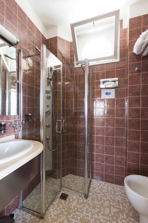 Double Room with Front Sea View