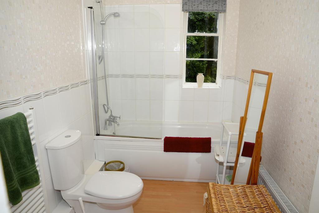 Twin Room with Private External Bathroom