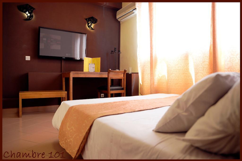 Double Room,1557764086:JPEG