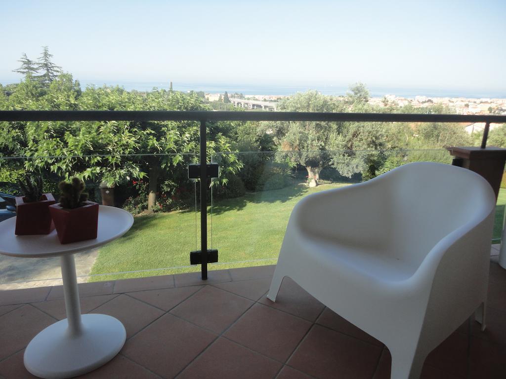 Deluxe Triple Room with Terrace and Sea View