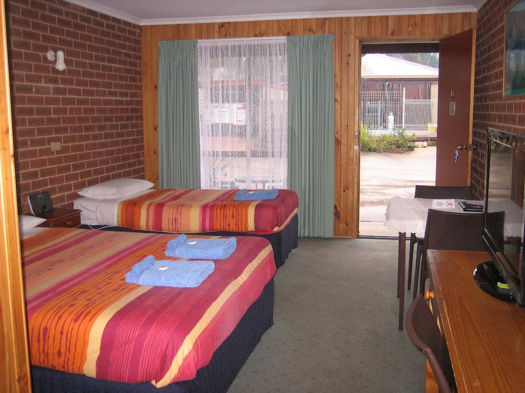 Basic Triple Room