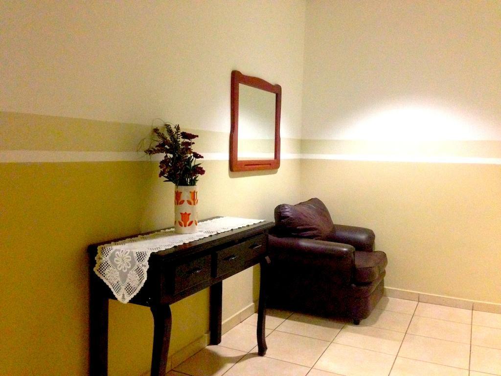 Queen Room,236544013:JPEG