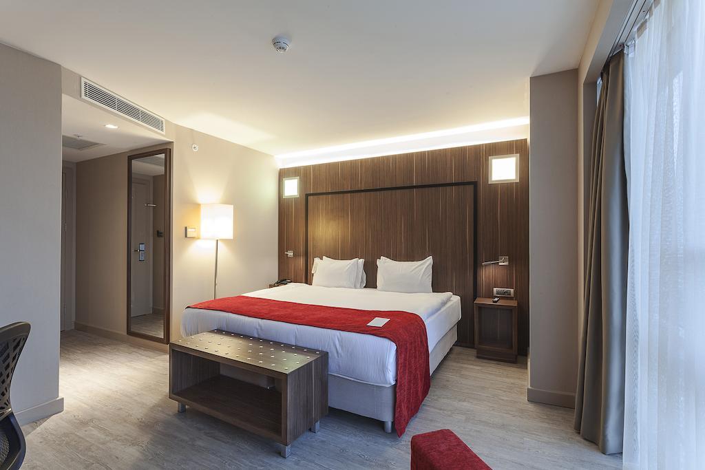 Business Room with Seaview