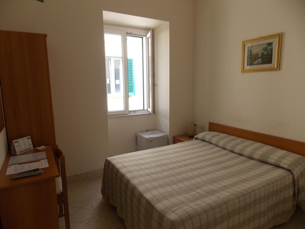 Single Room,1589416758:JPEG