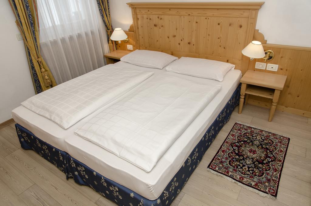 One-Bedroom Apartment with Balcony
