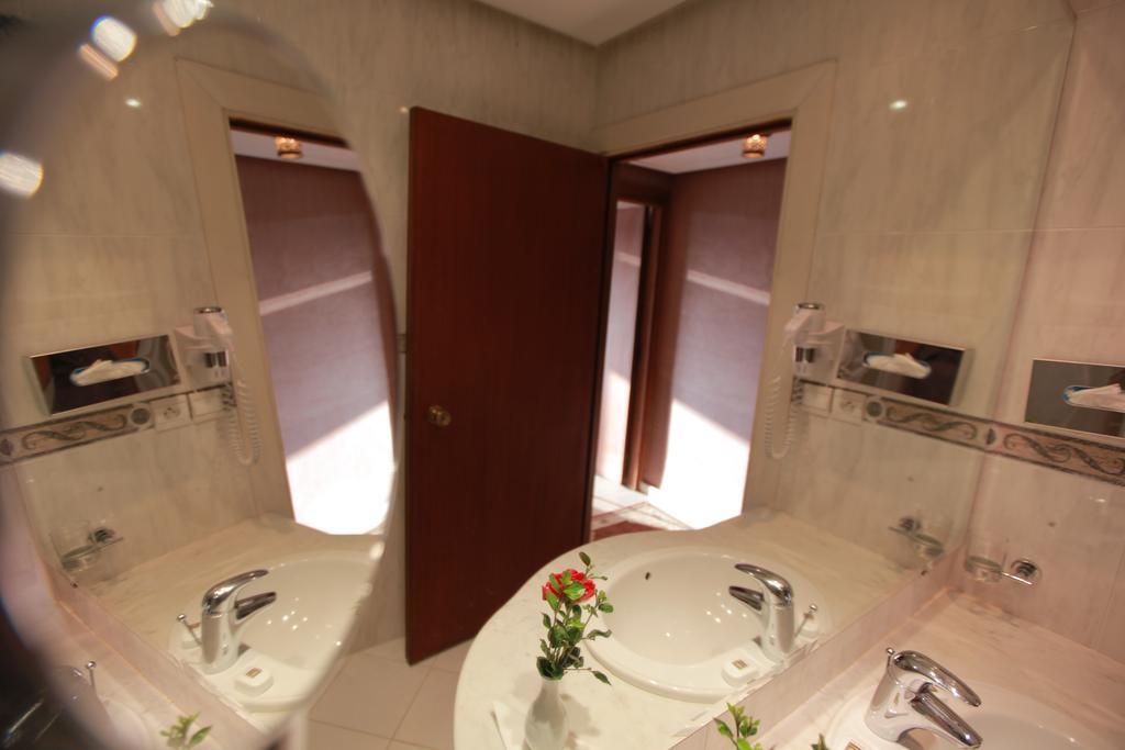 Standard Double or Twin Room,1219451809:JPEG