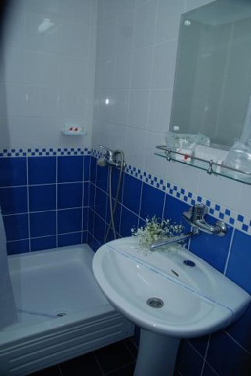 Double Room with Balcony and Lateral Sea View,243875261:JPEG