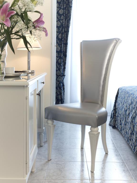 Superior Double or Twin Room with Lake View