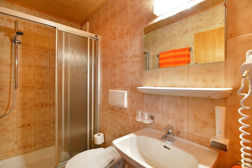 Doppelzimmer mit Balkon