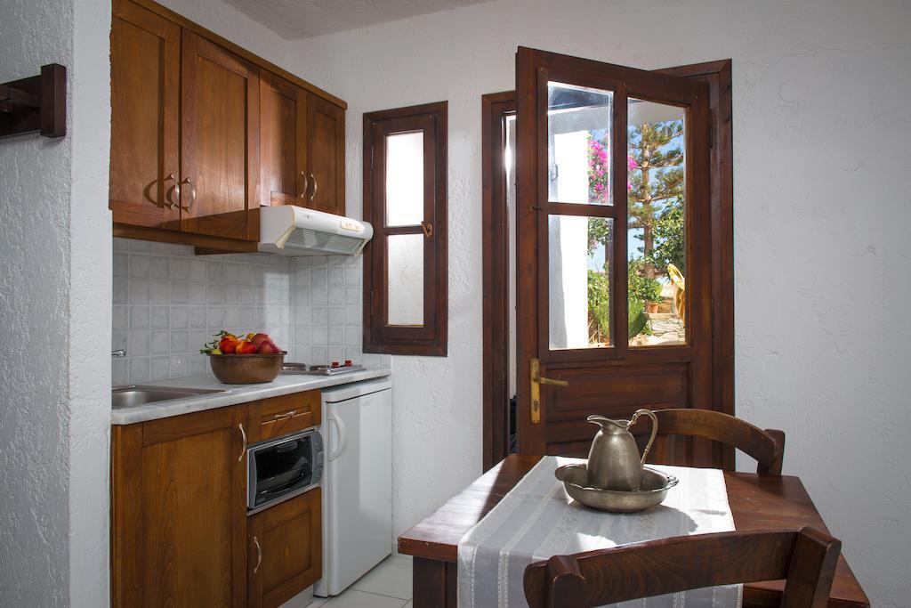 Economy Twin Studio with Side Sea View