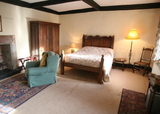 One-Bedroom Suite