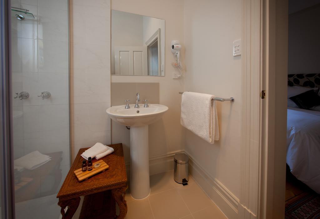 Superior Queen Room with Private External Bathroom