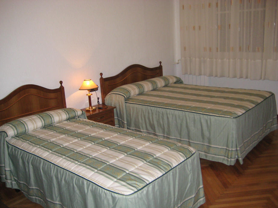 Double or Twin Room Private Bathroom