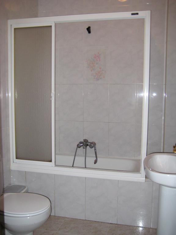 Double or Twin Room Private Bathroom