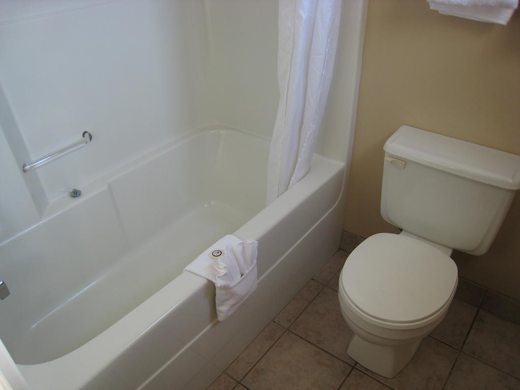 Standard King Room,682523166:JPEG