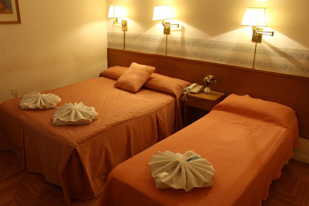 Habitación Triple (2 adultos + 1 niño)