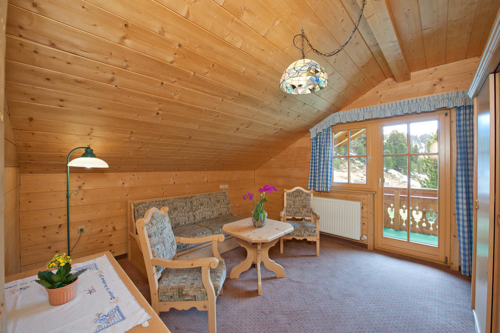 Apartment mit 2 Schlafzimmern und Balkon - Nebengebäude