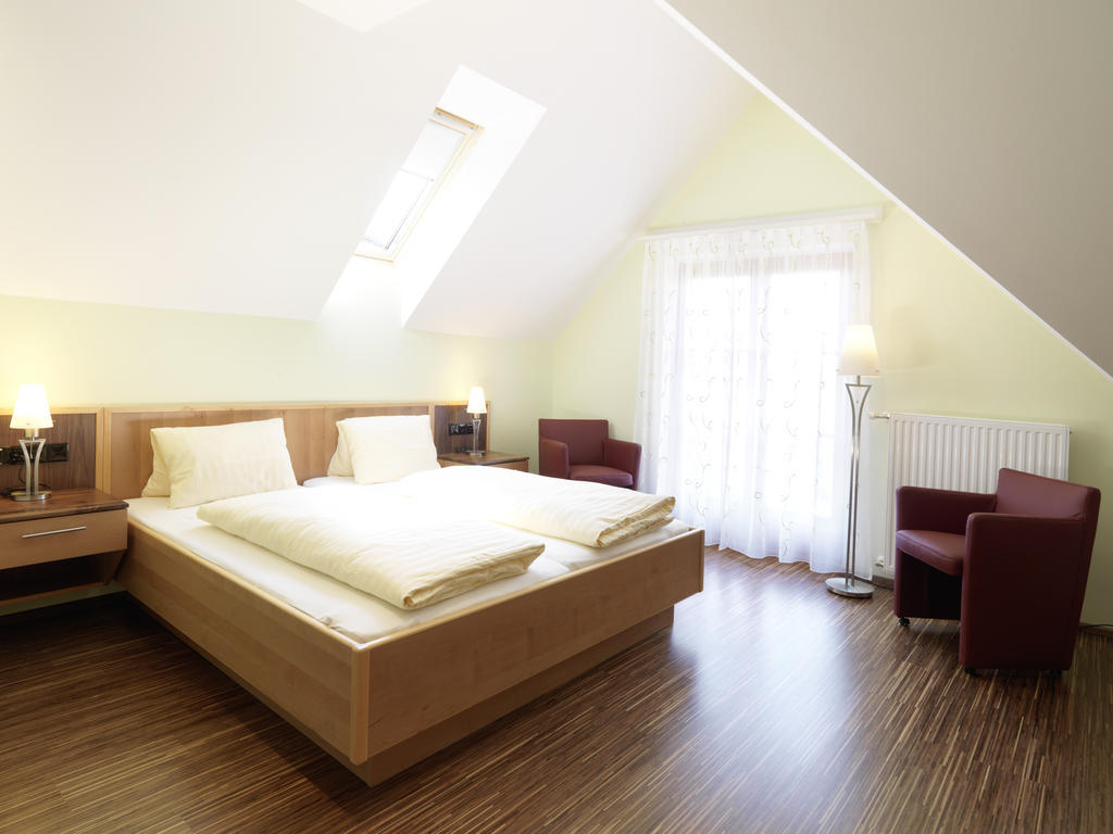 Doppelzimmer mit Balkon