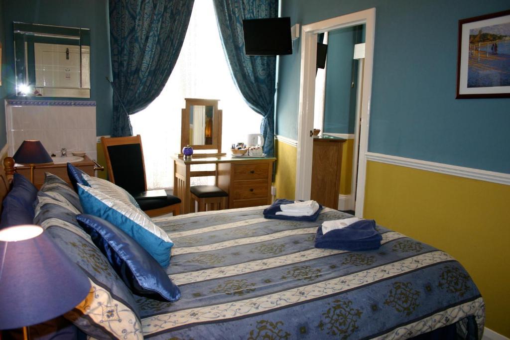 Family Room (Sleeps 3 People)