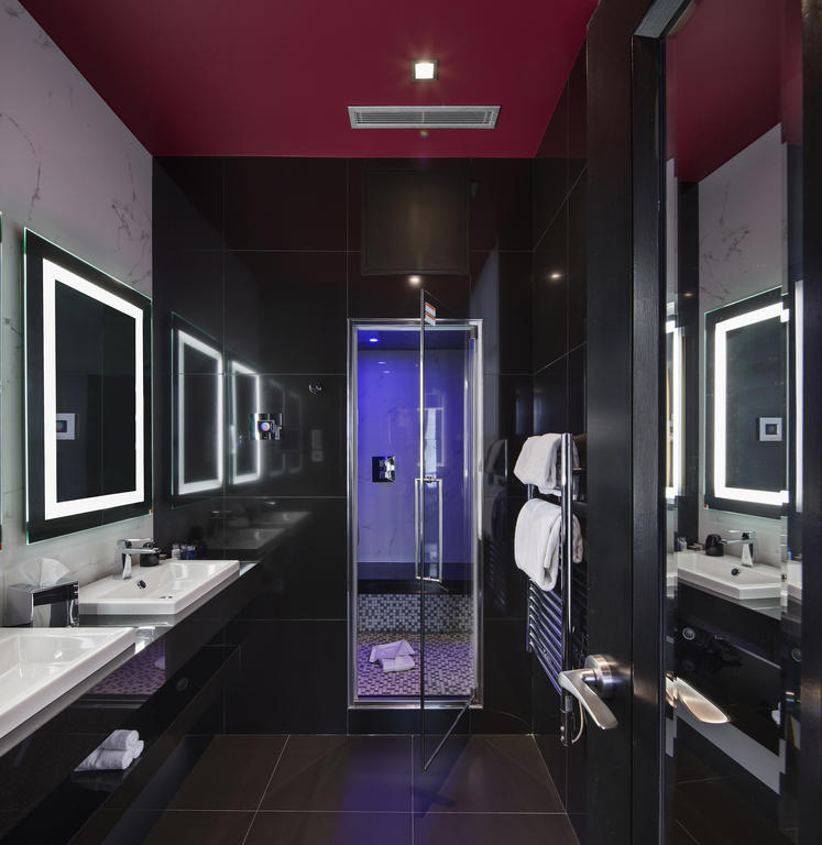 Diamond King Suite,699092310:JPEG