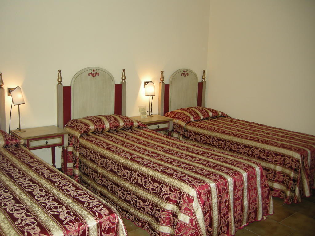 Basic Triple Room