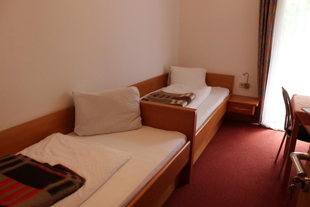 Zweibettzimmer (1 Erwachsener) mit Balkon und Gartenblick