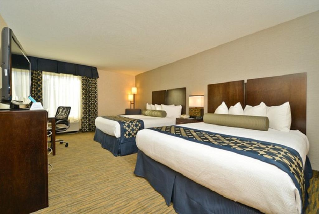 Queen Room with Two Queen Beds - Non-Smoking