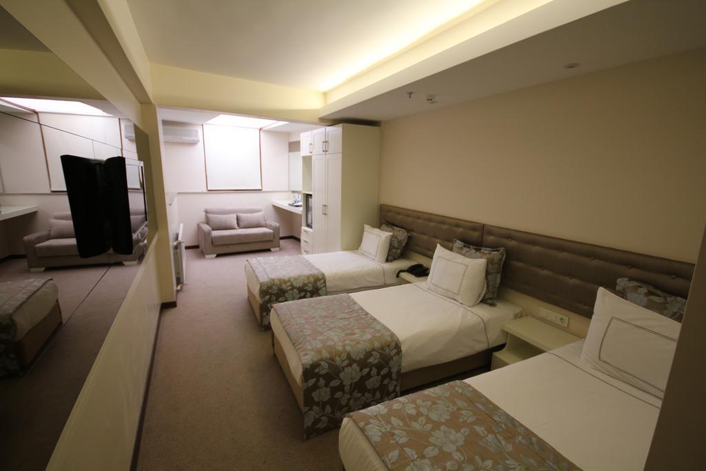 Standard Triple Room,251044461:JPEG