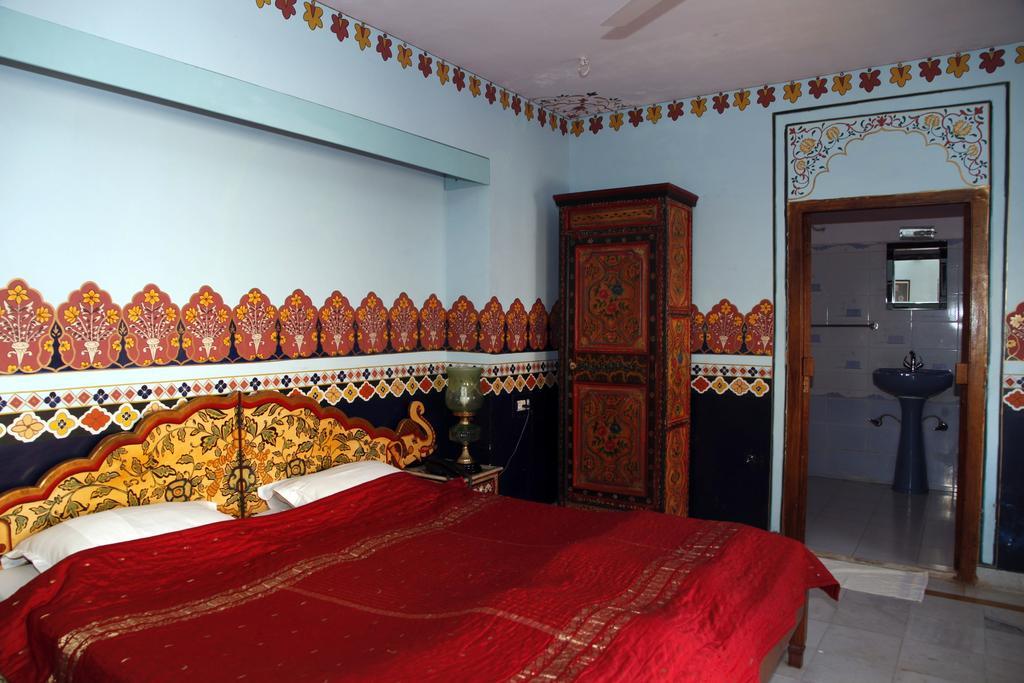 Semi Deluxe Room