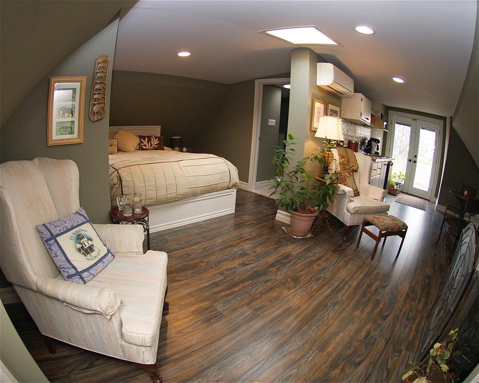 Queen Room with Balcony