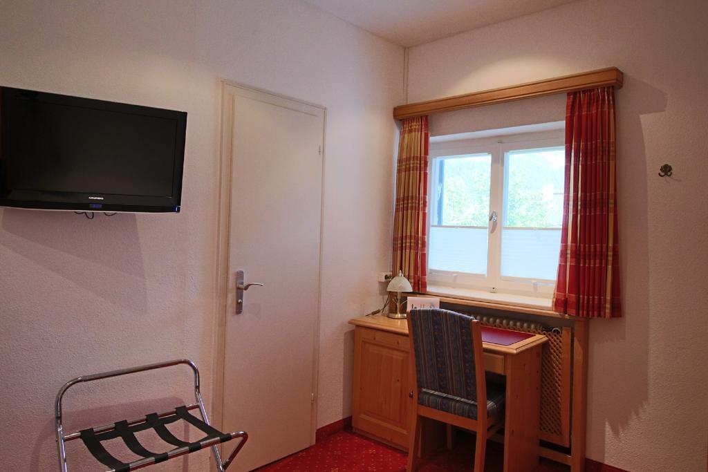Single Room,1069799473:JPEG