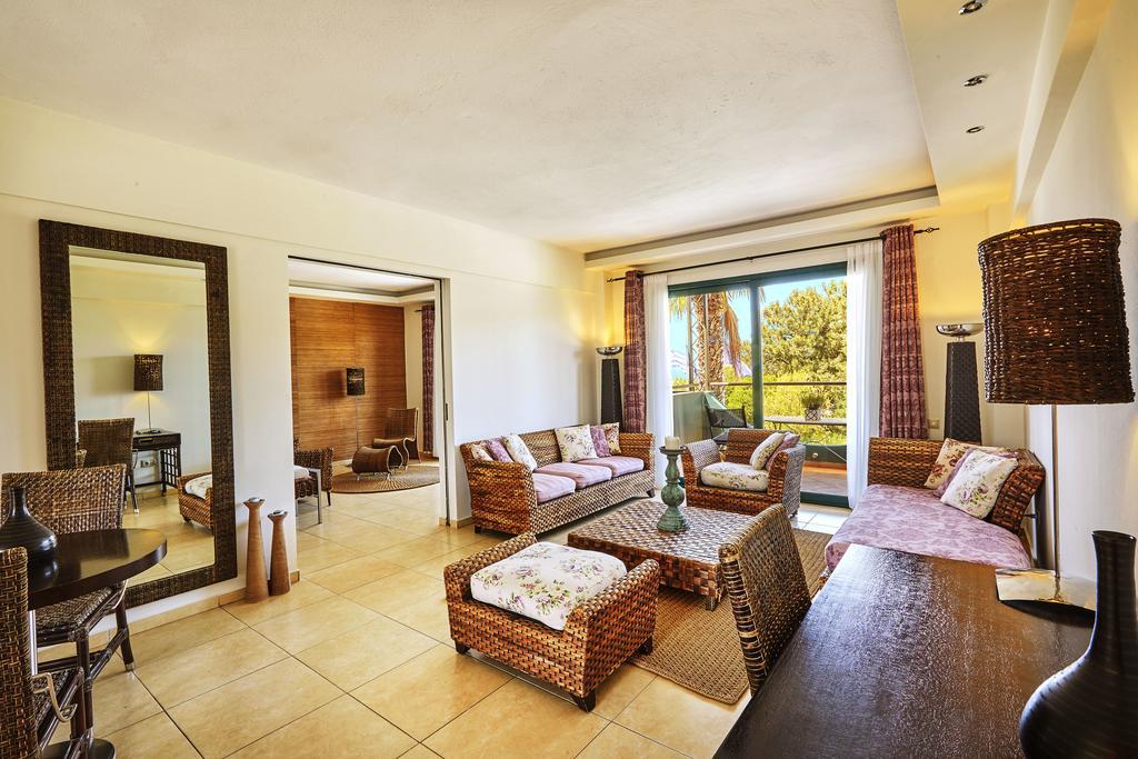 Hochzeitssuite mit seitlichem Meerblick