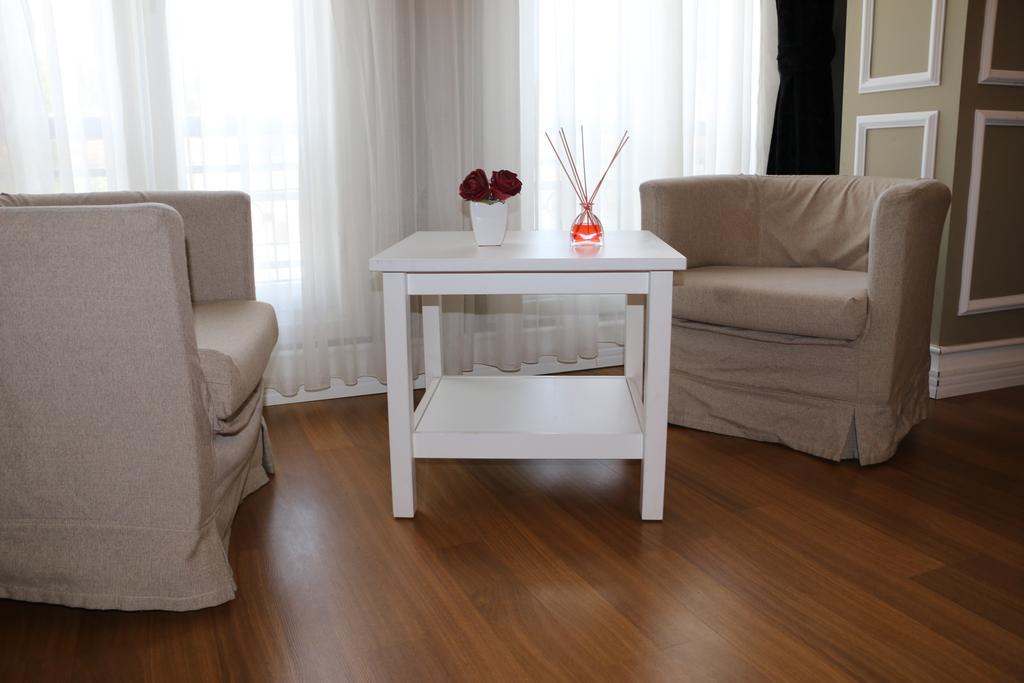 Family Room,113174160:JPEG