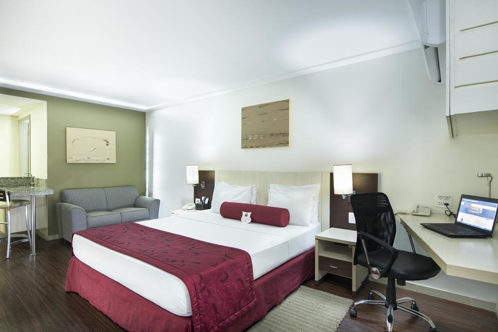 Deluxe Queen Room