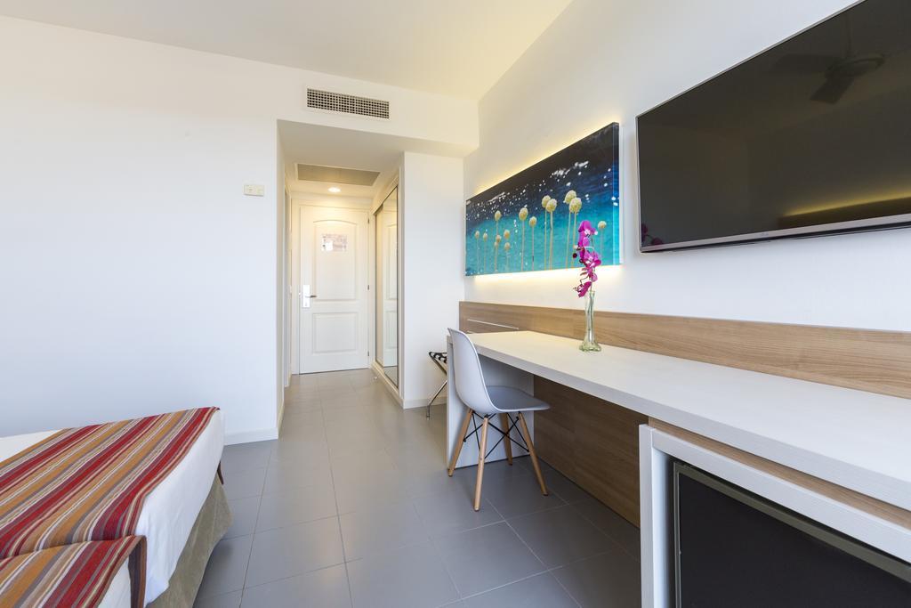Double Room with Sea View (3 Adults)