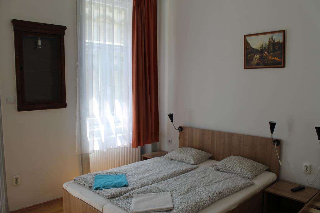 Szoba kétszemélyes ággyal vagy 2 külön ággyal