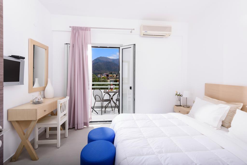 Superior One-Bedroom Apartment with Balcony
