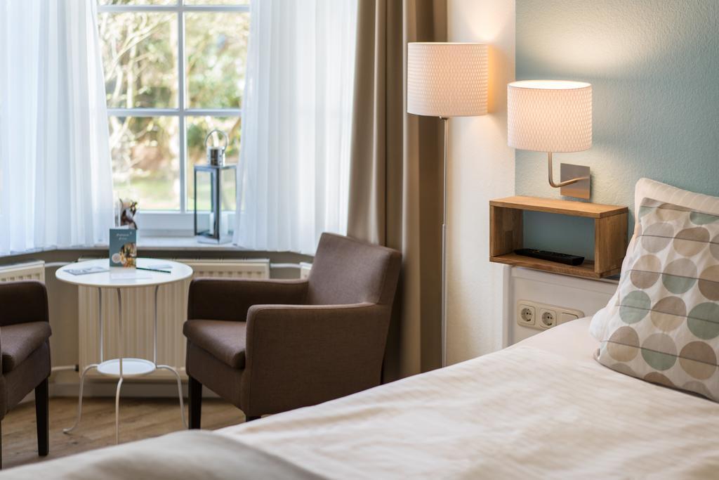 Middle Double Room